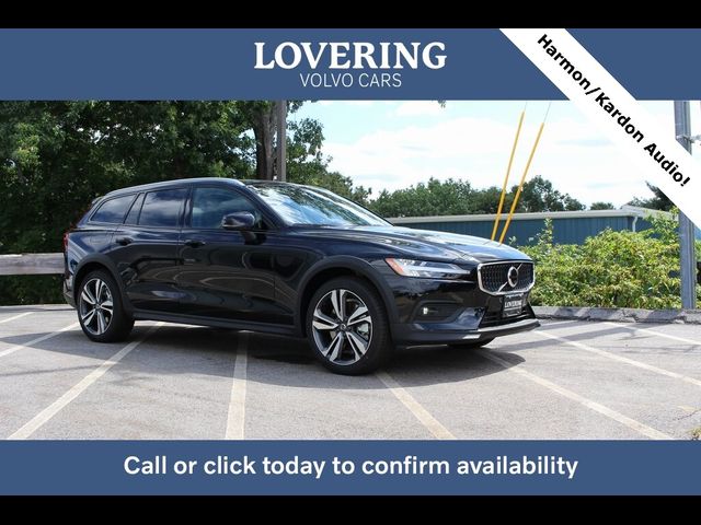 2025 Volvo V60 Cross Country Plus