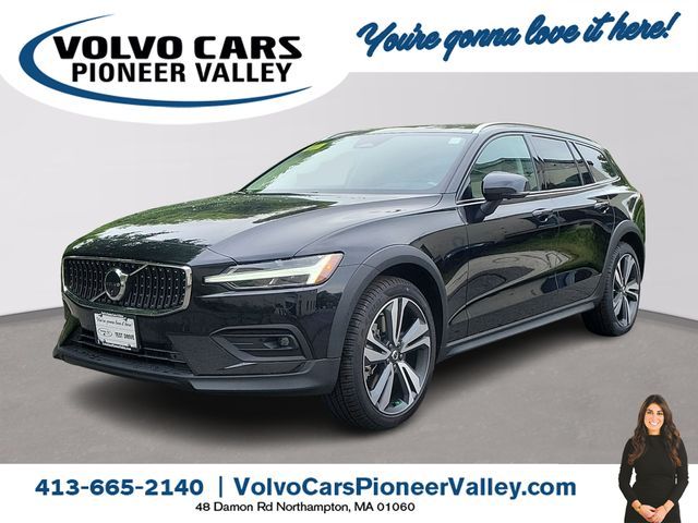 2025 Volvo V60 Cross Country Plus