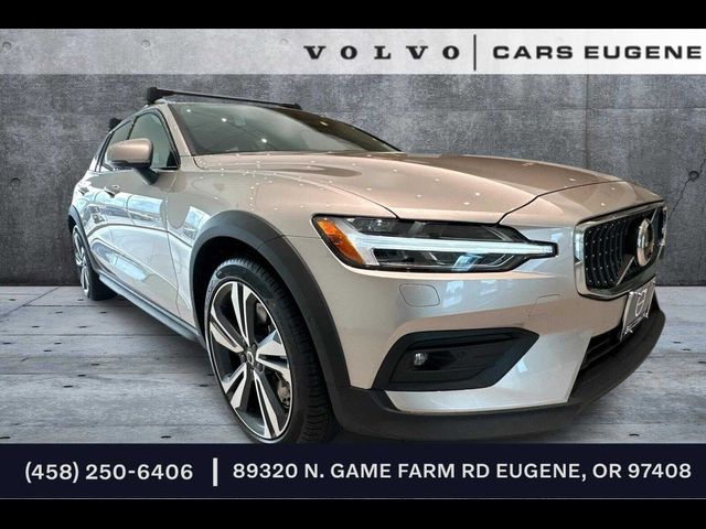 2025 Volvo V60 Cross Country Plus