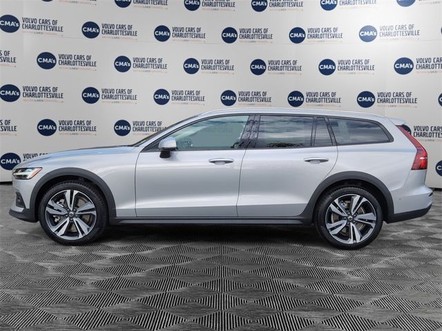 2025 Volvo V60 Cross Country Plus