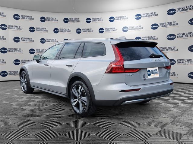 2025 Volvo V60 Cross Country Plus