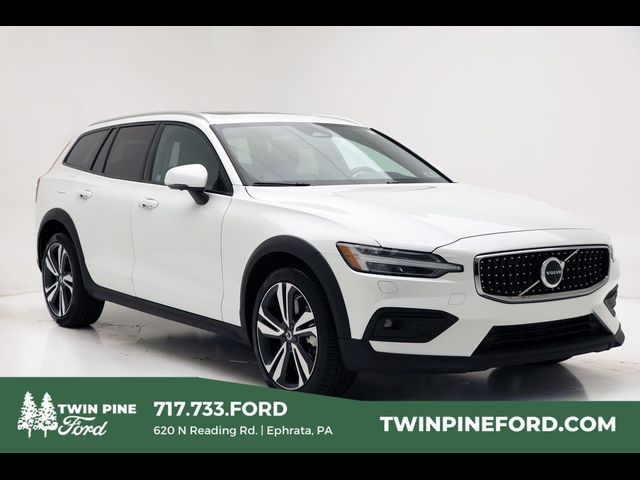 2025 Volvo V60 Cross Country Plus