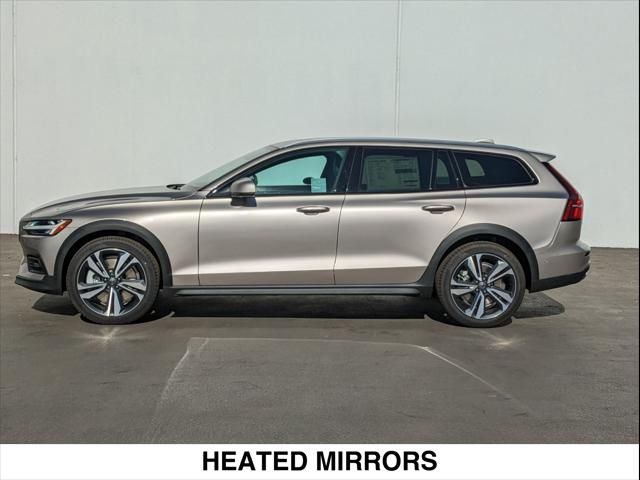 2025 Volvo V60 Cross Country Plus