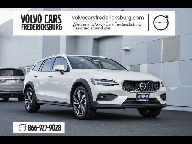 2025 Volvo V60 Cross Country Plus