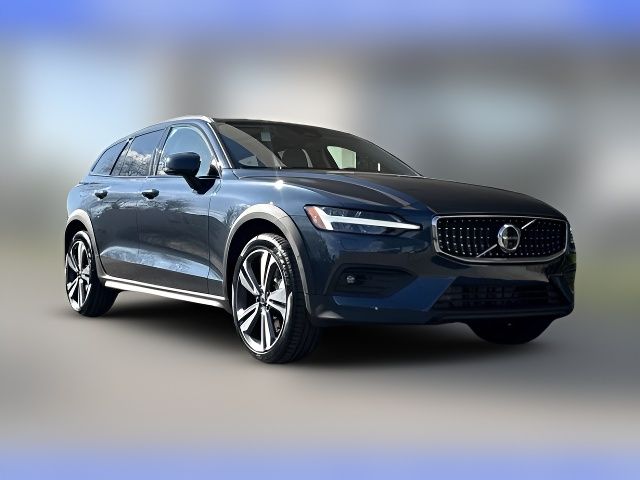 2025 Volvo V60 Cross Country Plus