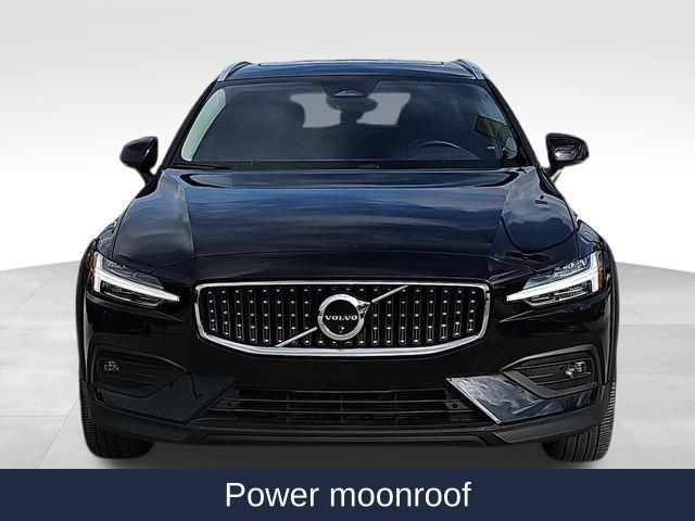 2025 Volvo V60 Cross Country Plus