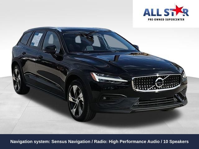 2025 Volvo V60 Cross Country Plus