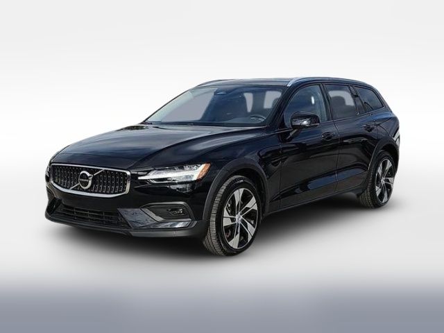 2025 Volvo V60 Cross Country Plus
