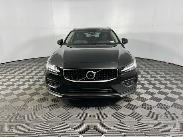 2025 Volvo V60 Cross Country Plus