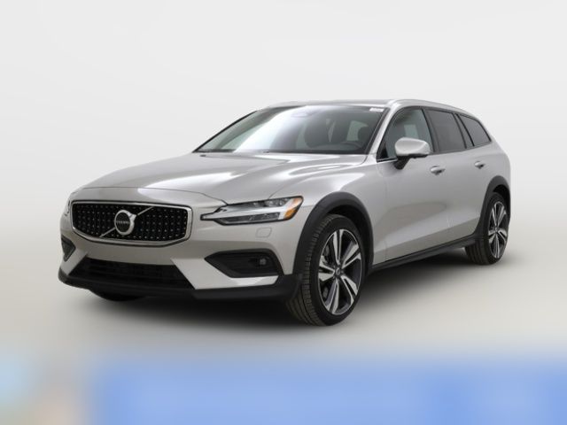 2025 Volvo V60 Cross Country Plus