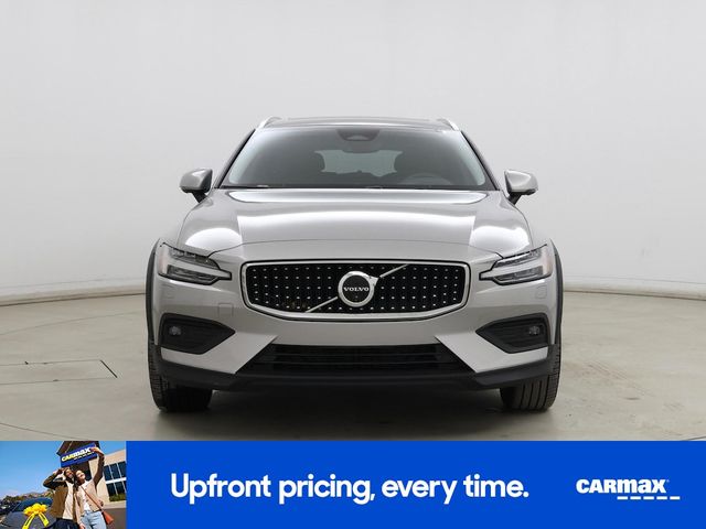 2025 Volvo V60 Cross Country Plus
