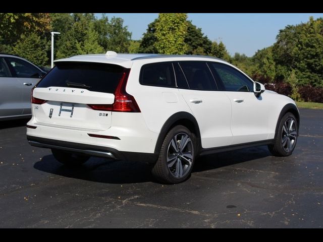 2025 Volvo V60 Cross Country Plus