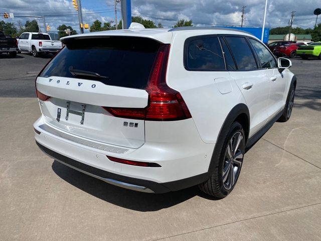 2025 Volvo V60 Cross Country Plus