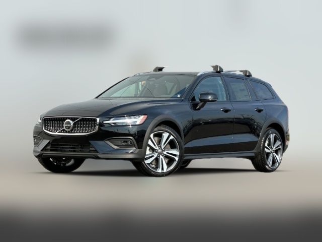 2025 Volvo V60 Cross Country Plus