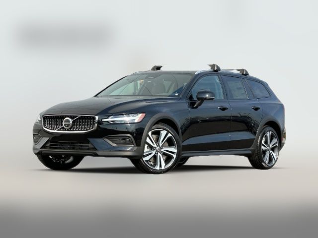 2025 Volvo V60 Cross Country Plus