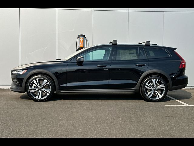 2025 Volvo V60 Cross Country Plus