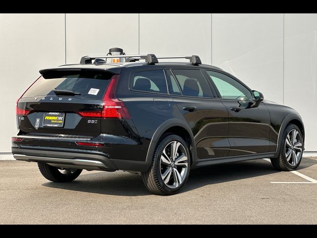 2025 Volvo V60 Cross Country Plus