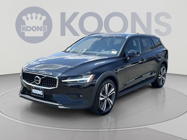 2025 Volvo V60 Cross Country Plus