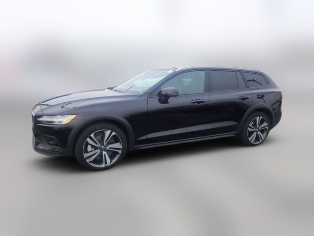 2025 Volvo V60 Cross Country Plus