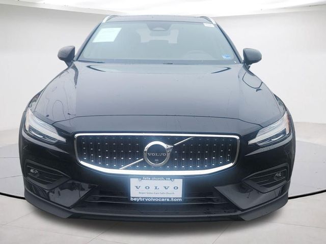 2025 Volvo V60 Cross Country Plus