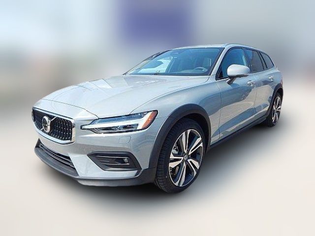 2025 Volvo V60 Cross Country Plus