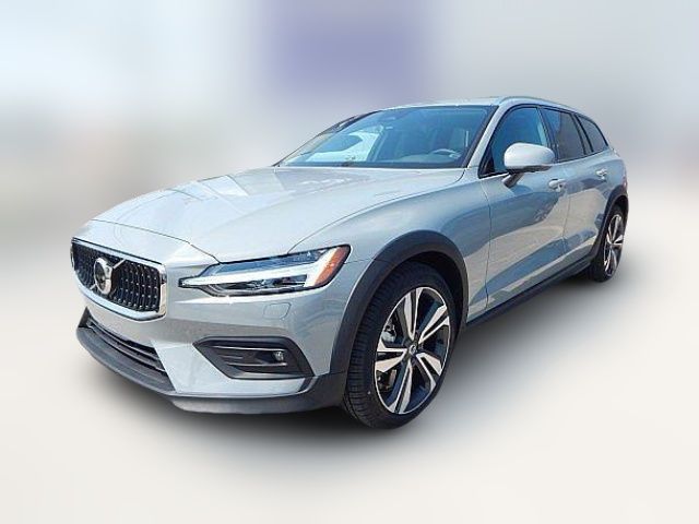 2025 Volvo V60 Cross Country Plus