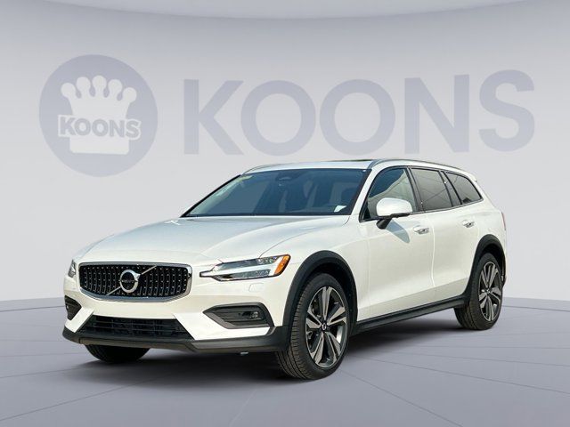 2025 Volvo V60 Cross Country Plus