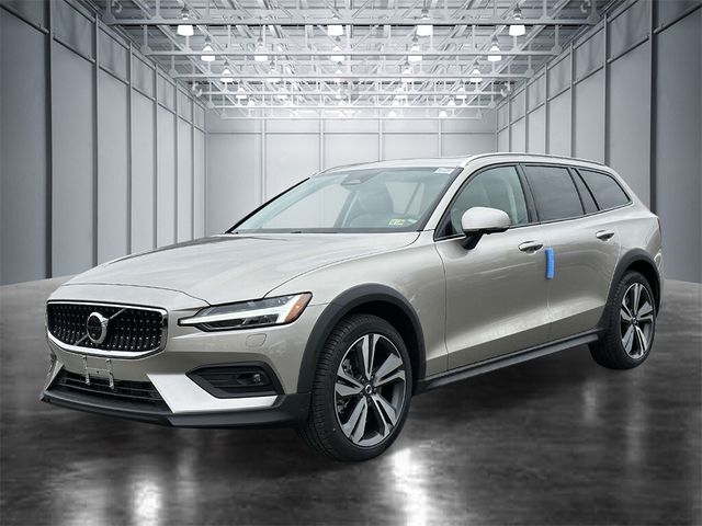 2025 Volvo V60 Cross Country Plus