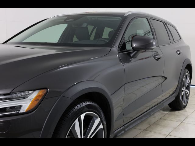 2025 Volvo V60 Cross Country Plus