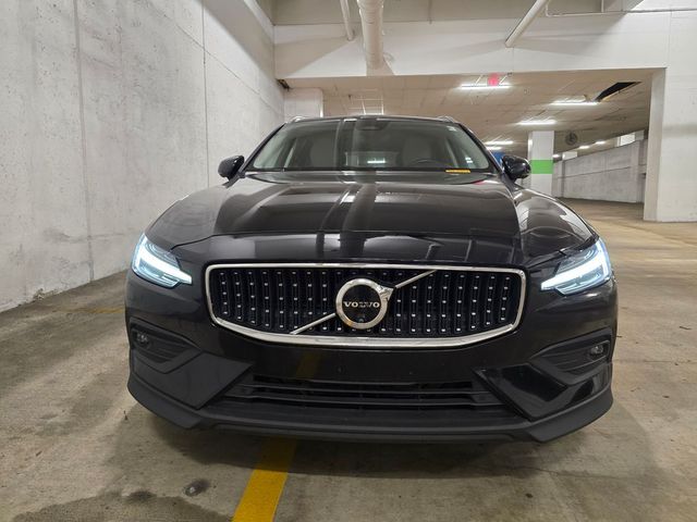 2025 Volvo V60 Cross Country Plus