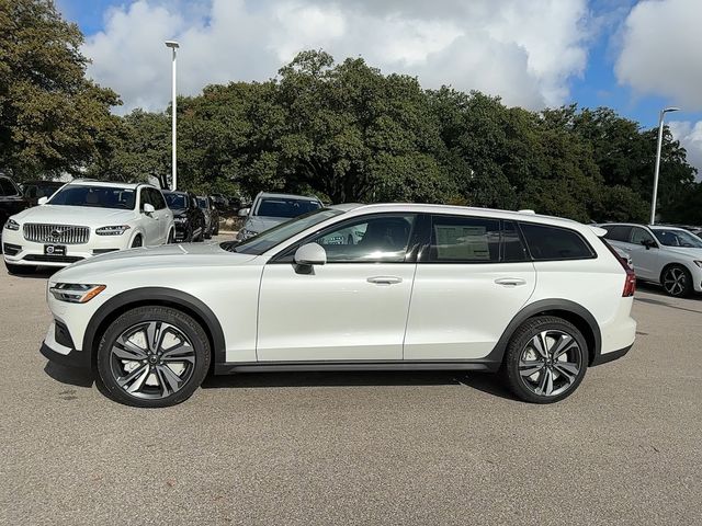 2025 Volvo V60 Cross Country Plus