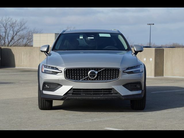 2025 Volvo V60 Cross Country Plus