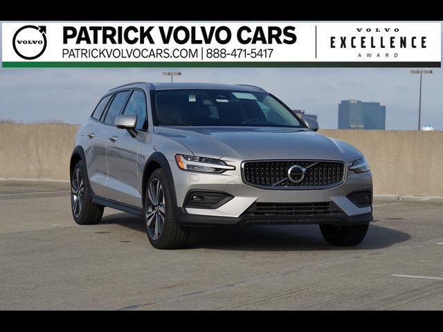 2025 Volvo V60 Cross Country Plus