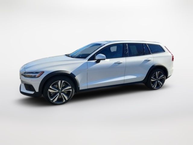 2025 Volvo V60 Cross Country Plus