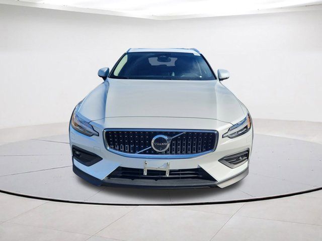 2025 Volvo V60 Cross Country Plus