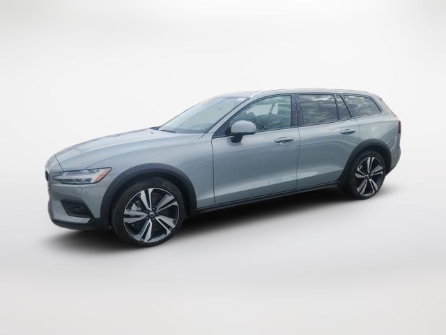 2025 Volvo V60 Cross Country Plus