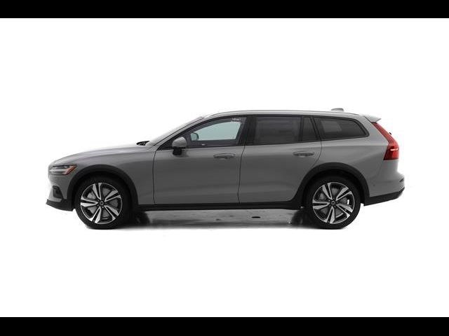 2025 Volvo V60 Cross Country Plus