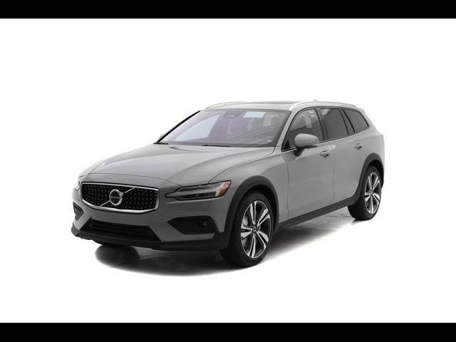 2025 Volvo V60 Cross Country Plus