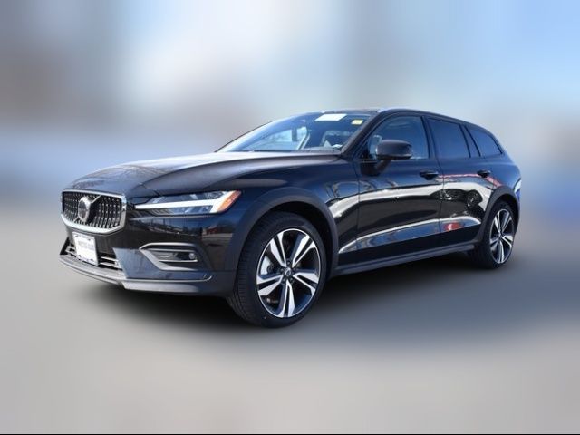 2025 Volvo V60 Cross Country Plus