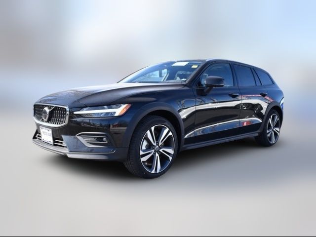 2025 Volvo V60 Cross Country Plus