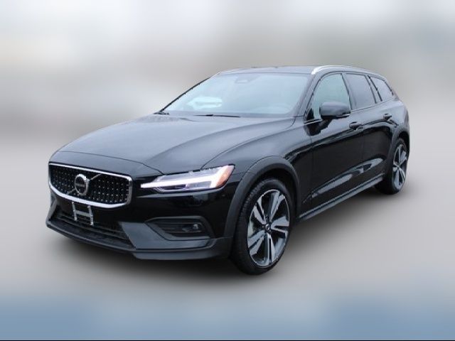 2025 Volvo V60 Cross Country Plus