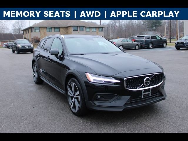 2025 Volvo V60 Cross Country Plus