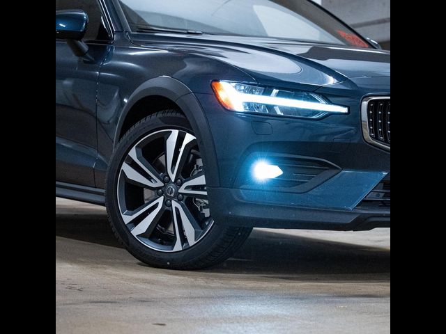 2025 Volvo V60 Cross Country Plus