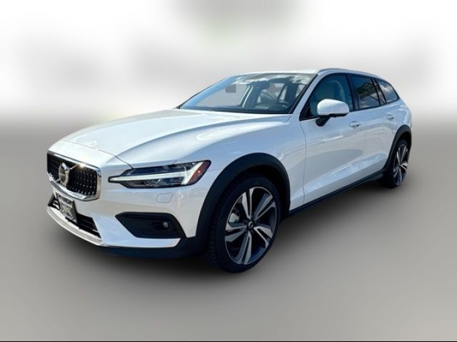 2025 Volvo V60 Cross Country Plus