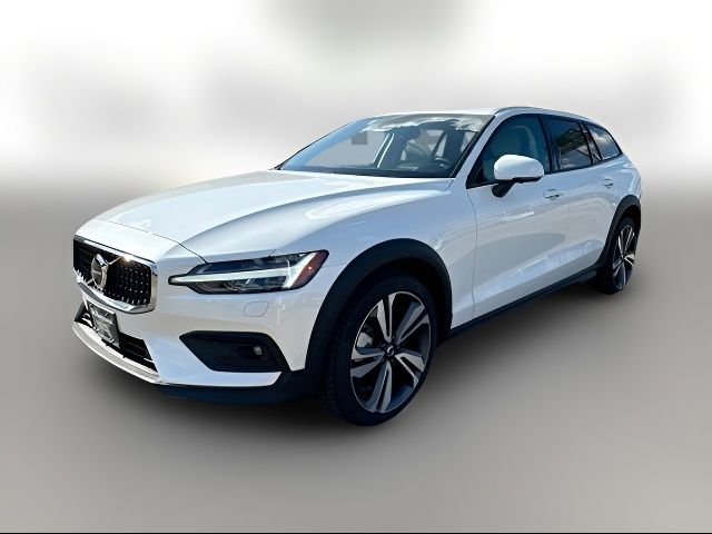 2025 Volvo V60 Cross Country Plus