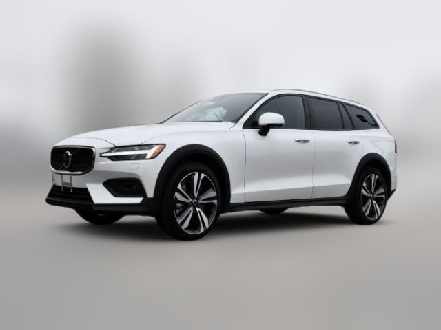 2025 Volvo V60 Cross Country Plus
