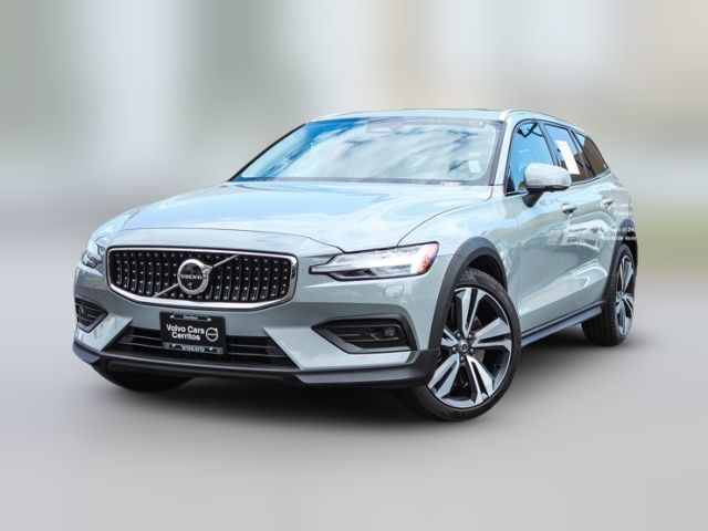 2025 Volvo V60 Cross Country Plus