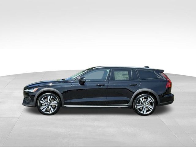 2025 Volvo V60 Cross Country Plus