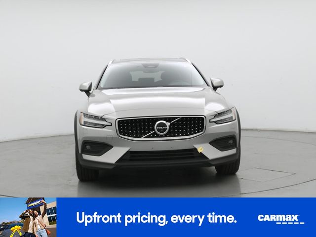 2025 Volvo V60 Cross Country Plus