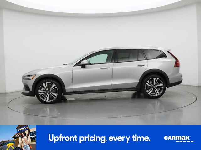2025 Volvo V60 Cross Country Plus